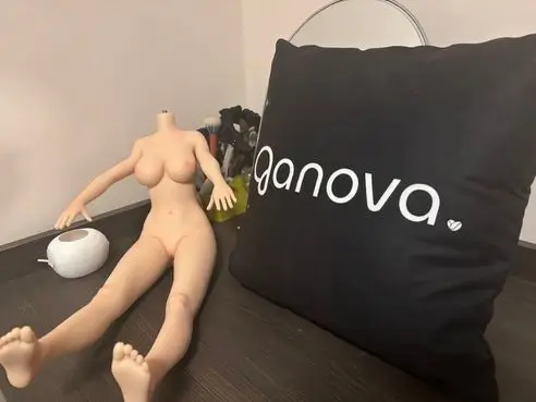 60cm Strawberry doll articulation and body flexibility