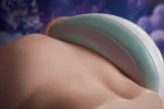 PA-Razor: This close-up shot displays the upper flank of the product, clearly presenting the smooth, delicate back skin texture and the plump, sculpted tail blending light green and pale pink tones above.
